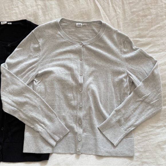 GAP Women's Black and Light Gray Cardigan Set LOT - Classic Cardigan - Picture 3 of 16